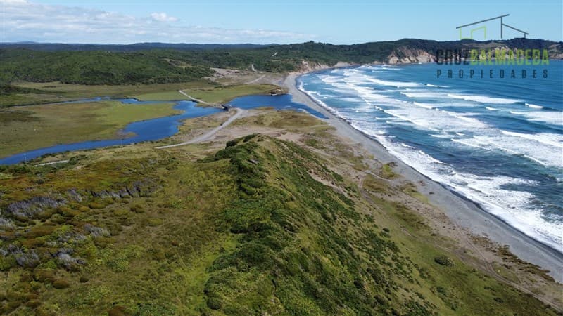 26 hectareas frente al mar a solo 7 kms de Cucao.