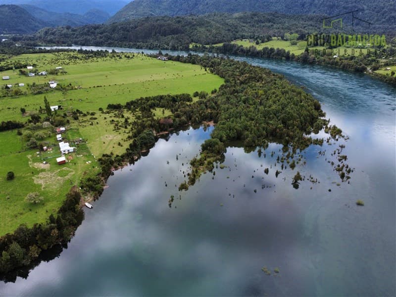 Ribera norte del Rio Puelo
