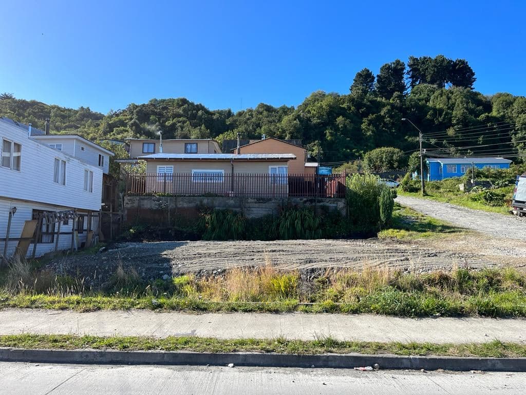 Sitio esquina en Sector Modelo - a pasos del centro 