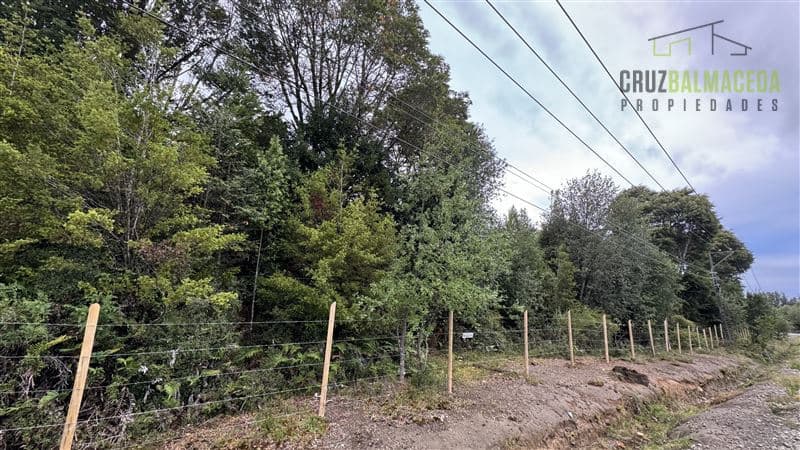 Camino Ruta V- 609 - sector Metrenquén, a 25 minutos de Puerto Varas