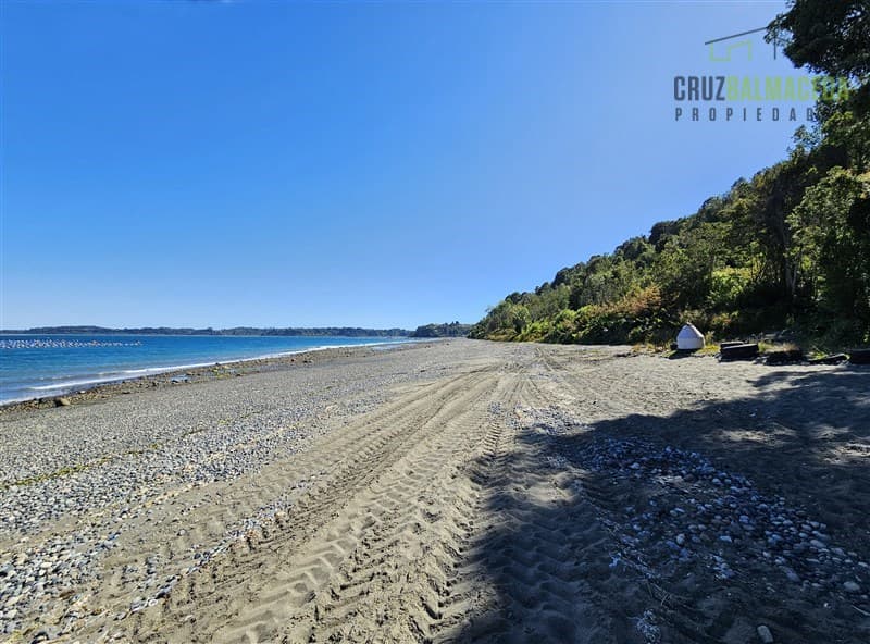 60 metros de frente a orilla del mar