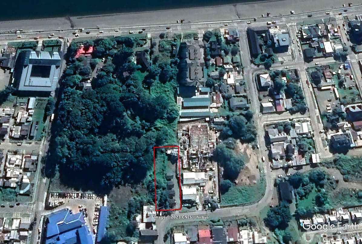 Cercano a la costanera