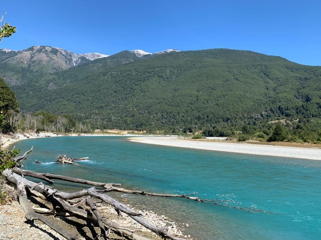 Puerto Urrutia, Puelo