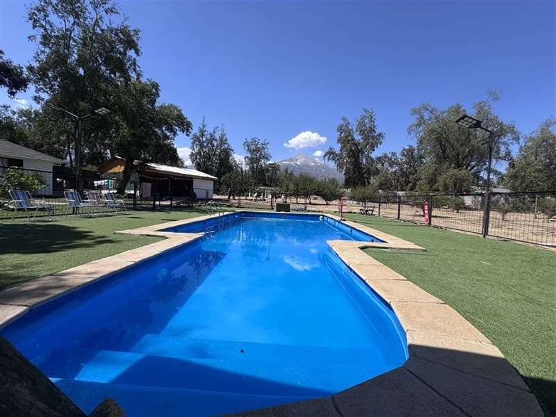 Camino orilla del rio