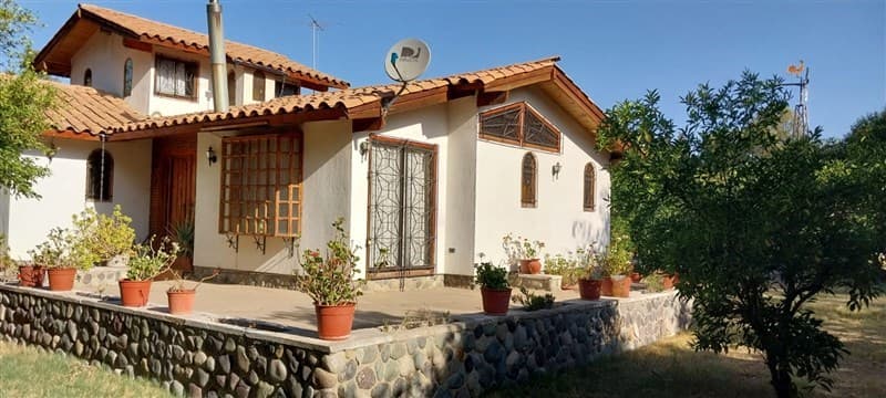 Hermosa Parcela , con casa colonial 4D 3B En Lampa