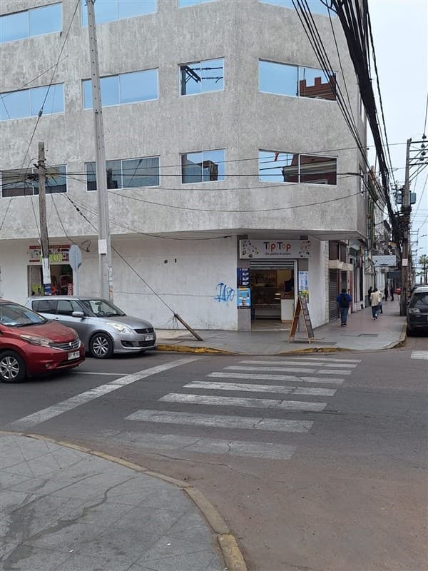 Patrico Lynch entre San Martin y Simón Bolívar