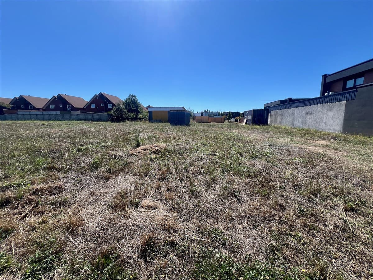 Gran Sitio en Exclusivo Condominio Los Pablos, Portal de la Frontera