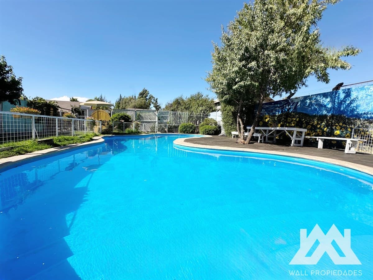 Parcela habitacional y/o uso de suelo comercial, salud , deportivo, turismo. 2721 m2