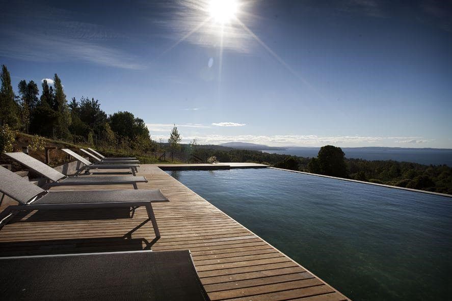 INVERSIONISTAS! Lodge funcionando a 5 min del centro de Pucón.