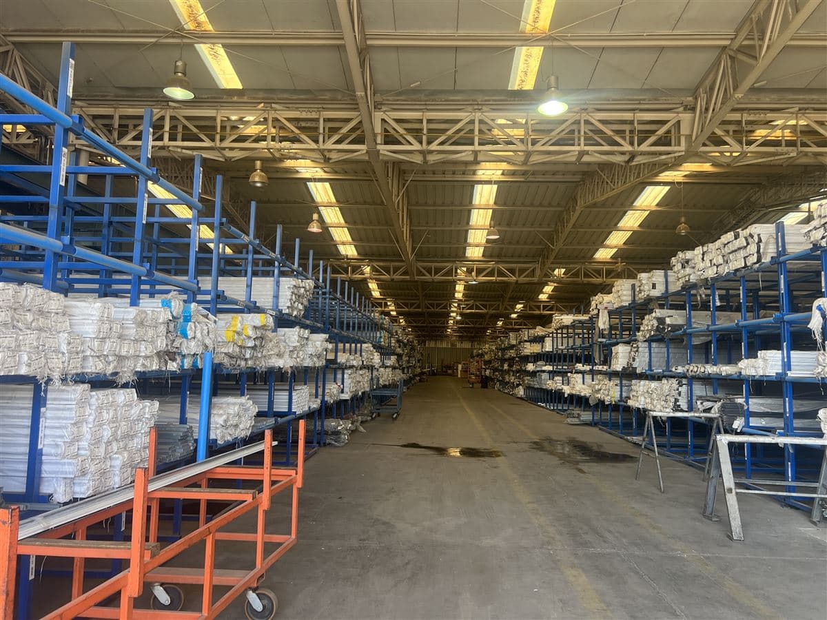 Arriendo Bodegas En Condominio, Calle Chañarcillo. Buen acceso por Camino Lonquen o camino Melipilla