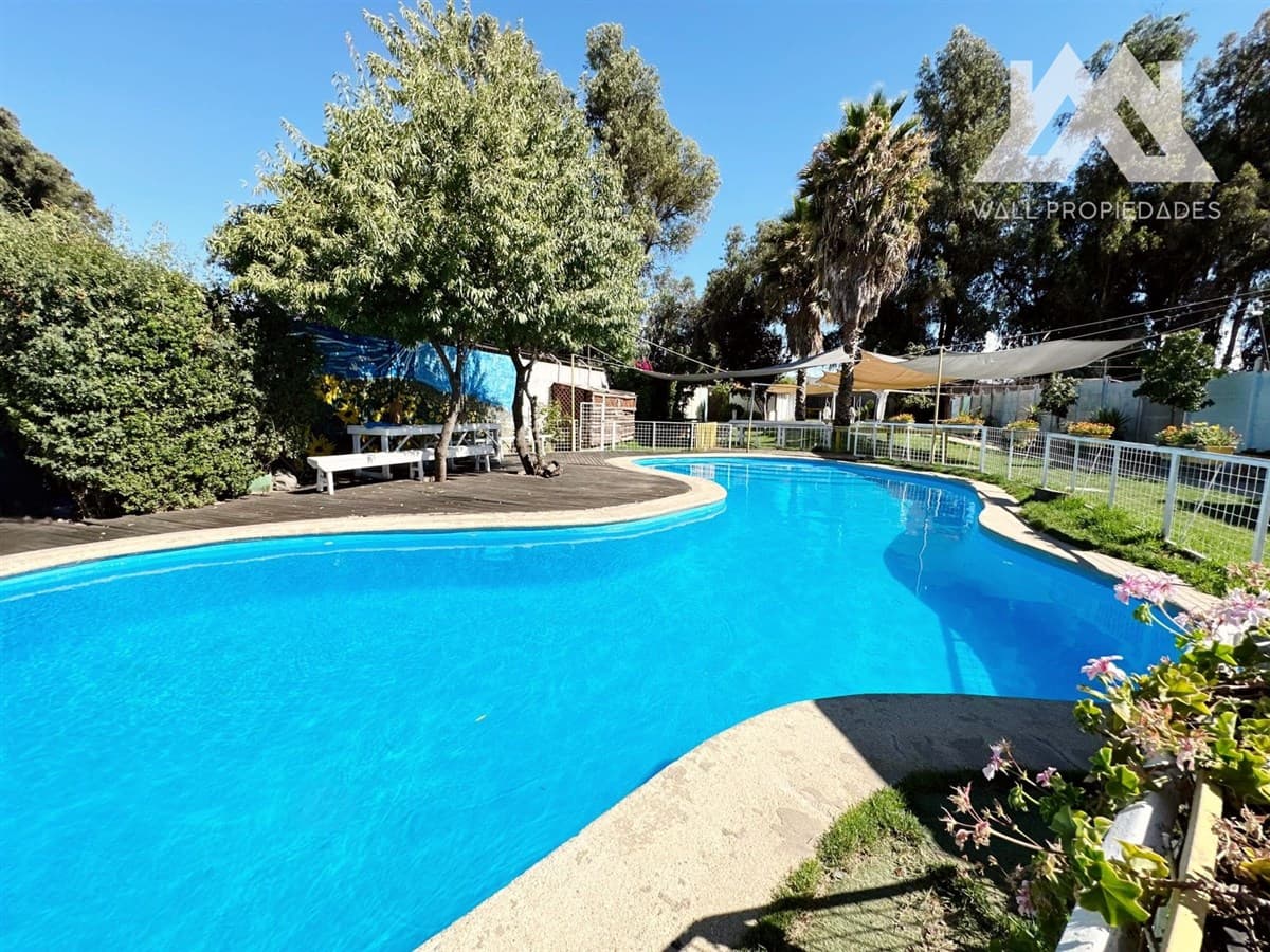 Parcela habitacional y/o uso de suelo comercial, salud , deportivo, turismo. 2721 m2