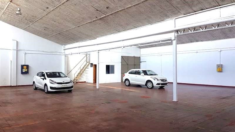 Galpón Vicuña Mackenna/ Rodrigo de Araya