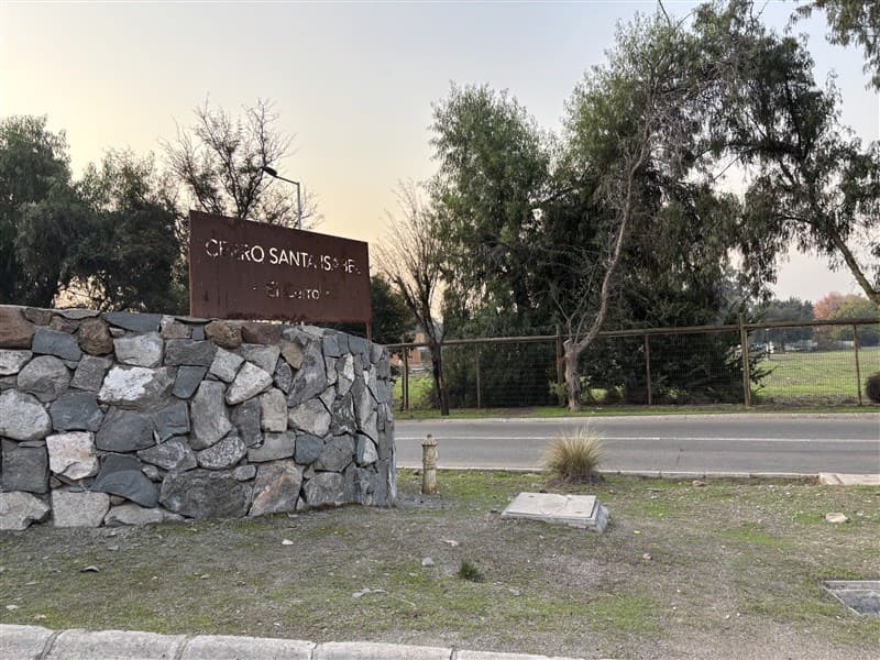 Cerro Santa Isabel, Sector Lo Arcaya/ Los Ingleses