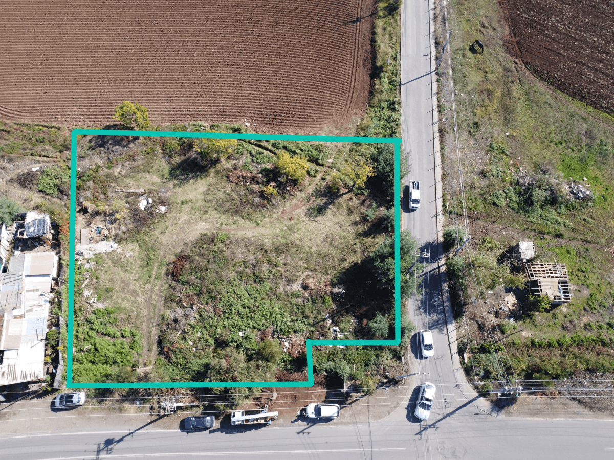 Avenida puertas negras N°265, Sector San Miguel.