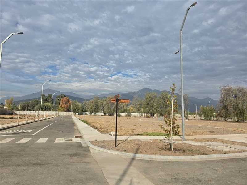 Condominio Los Almendros / Ramon Subercaseaux 1200