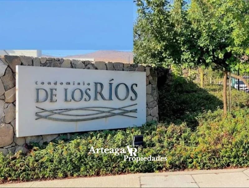Avenida Los Ríos, Chicureo, Colina