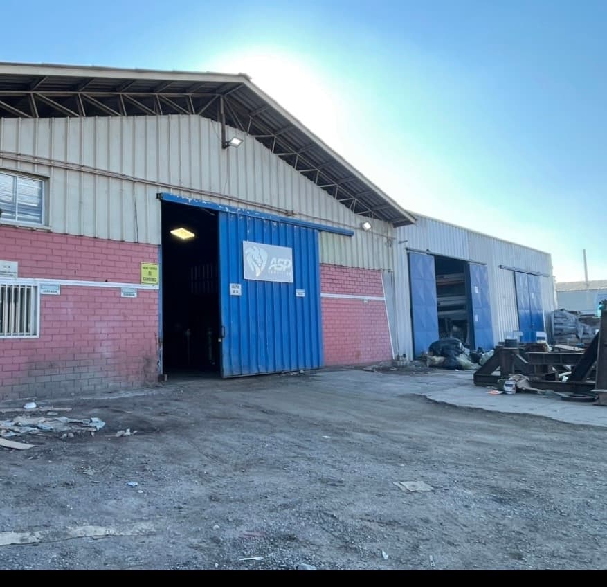 CAMINO LOS PINOS CON RUTA 5 SUR.                            