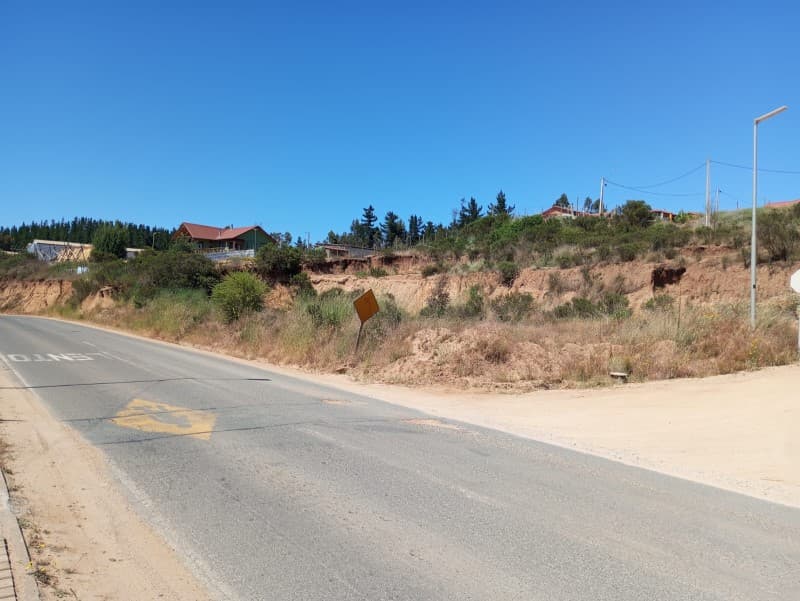 TERRENO DE MÓNICA 300 MTS ENT PAREDONES                     