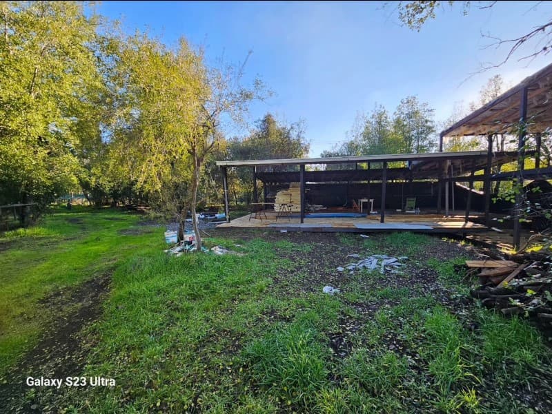 VENDO TERRENO CON CASA SEMI CONSTRUIDA, LOS ÁNGELES         