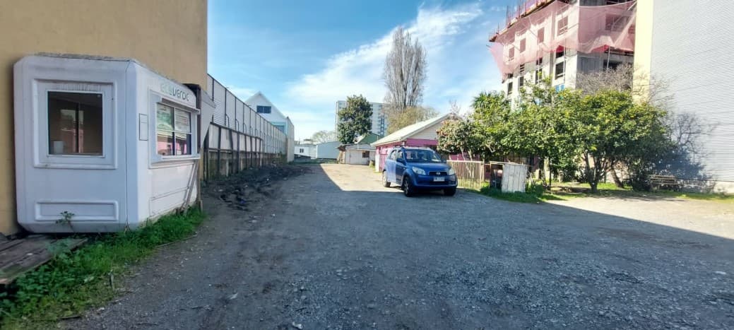TERRENO 1.276M2 EN CALLE OROMPELLO                          