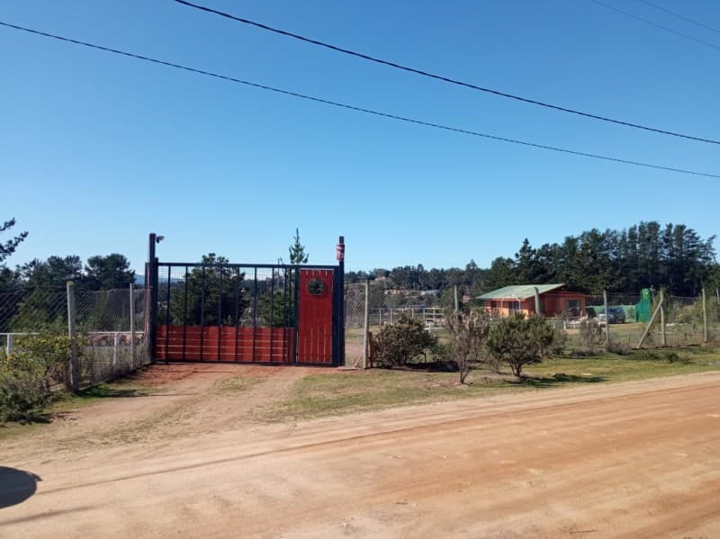 PARCELA CON LINDA CASA A 5 MINUTOS DEL CENTRO DE ALGARROBO  