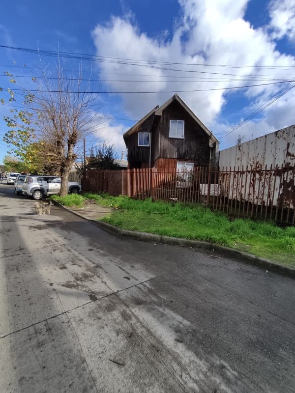 CALLE 120 SITIO CON 3 CASAS                                 