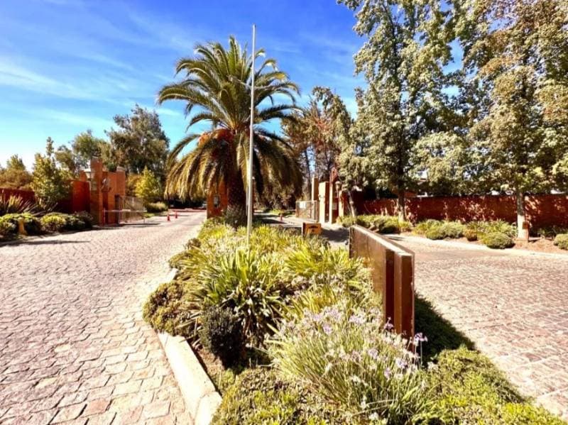 CONDOMINIO ALGARROBOS, CHICUREO ORIENTE                     