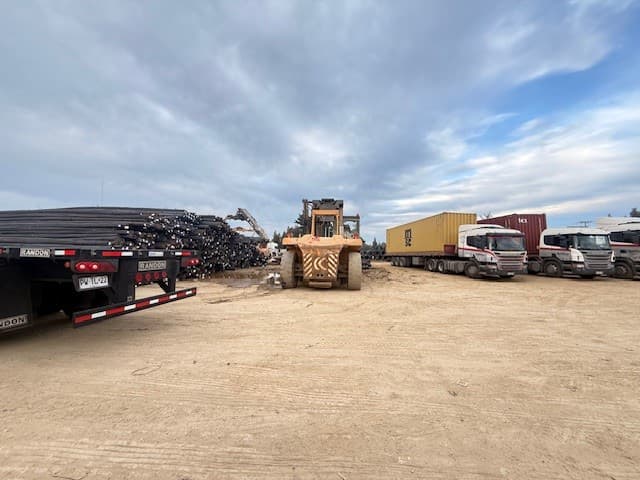 GRAN TERRENO CON ACCESO INMEDIATO A LA AUTOPISTA            