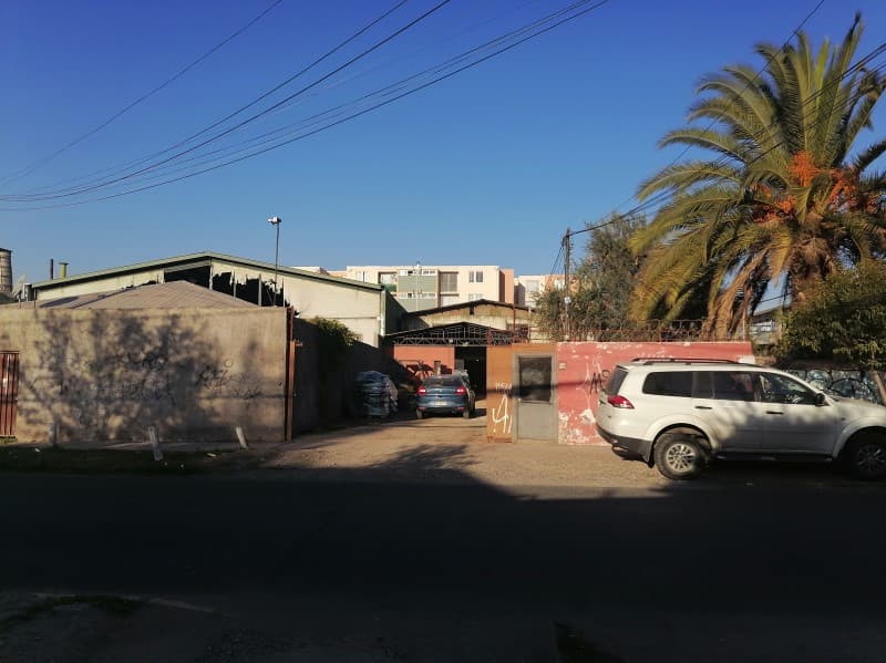 PERO CON VICUÑA MACKENNA                                    