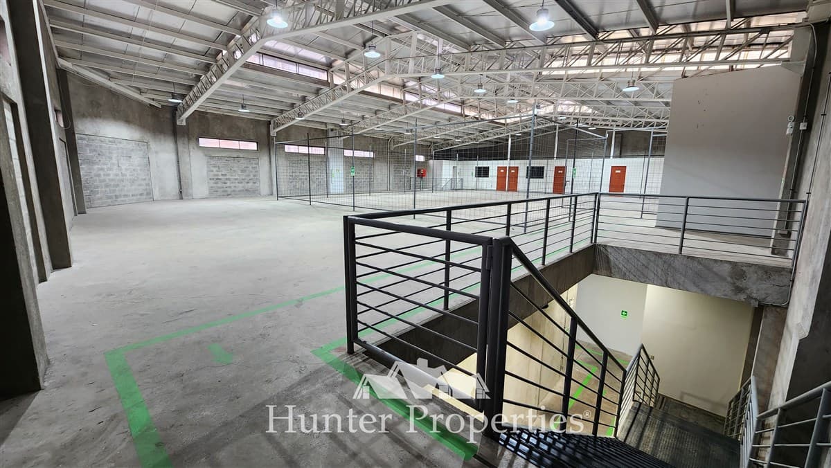 Av. La Paz, a pasos de Clínica Dávila