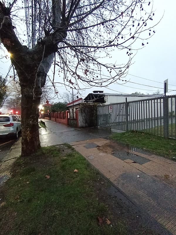 SITIO USO COMERCIAL A UN COSTADO MUTUAL DE SEGURIDAD        