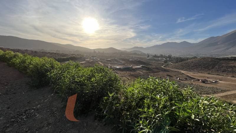 PARCELA EN LOTEO LOMAS DEL HINOJAL                          