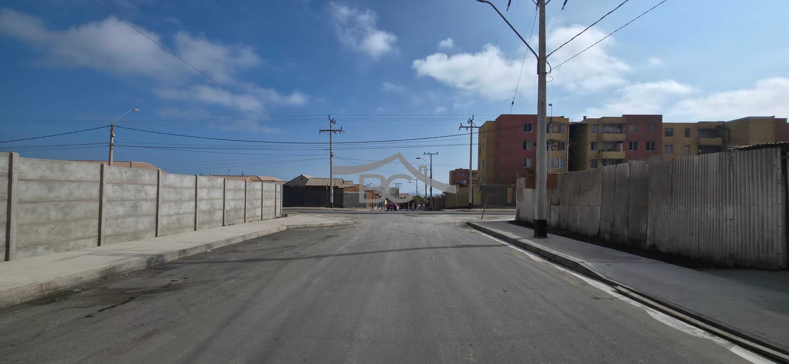 Se arrienda terreno en esquina. 2.688 m². (175342)