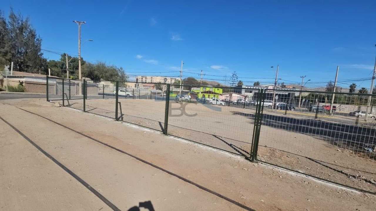 Se vende terreno de 972 m². (178445)
