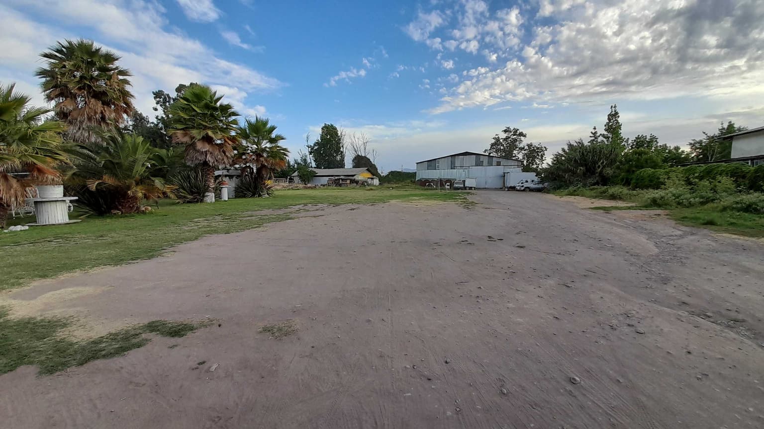 Gran terreno en sector industrial, La Pintana (97254)