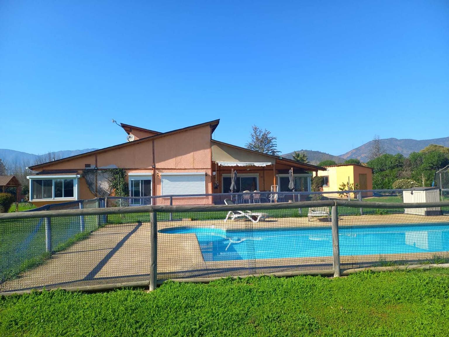 CASA EN ARRIENDO SECTOR HUINGANAL LIMACHE. (143639)