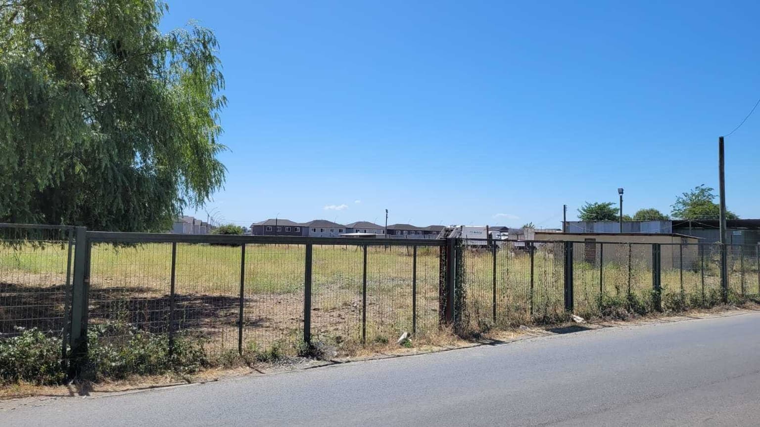 Linares terreno 4.945m2 (73890)