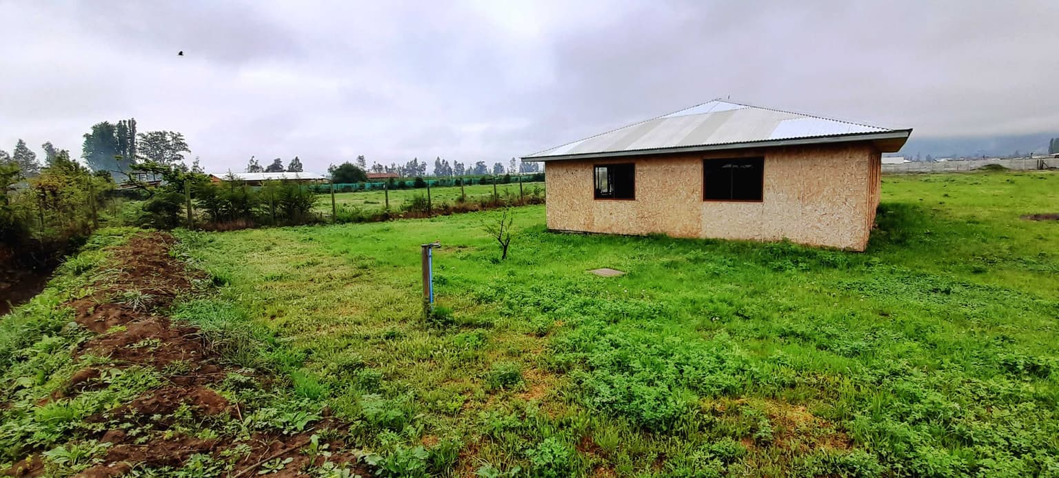 Venta terreno con casa Las Mercedes 3d 2b (180954)