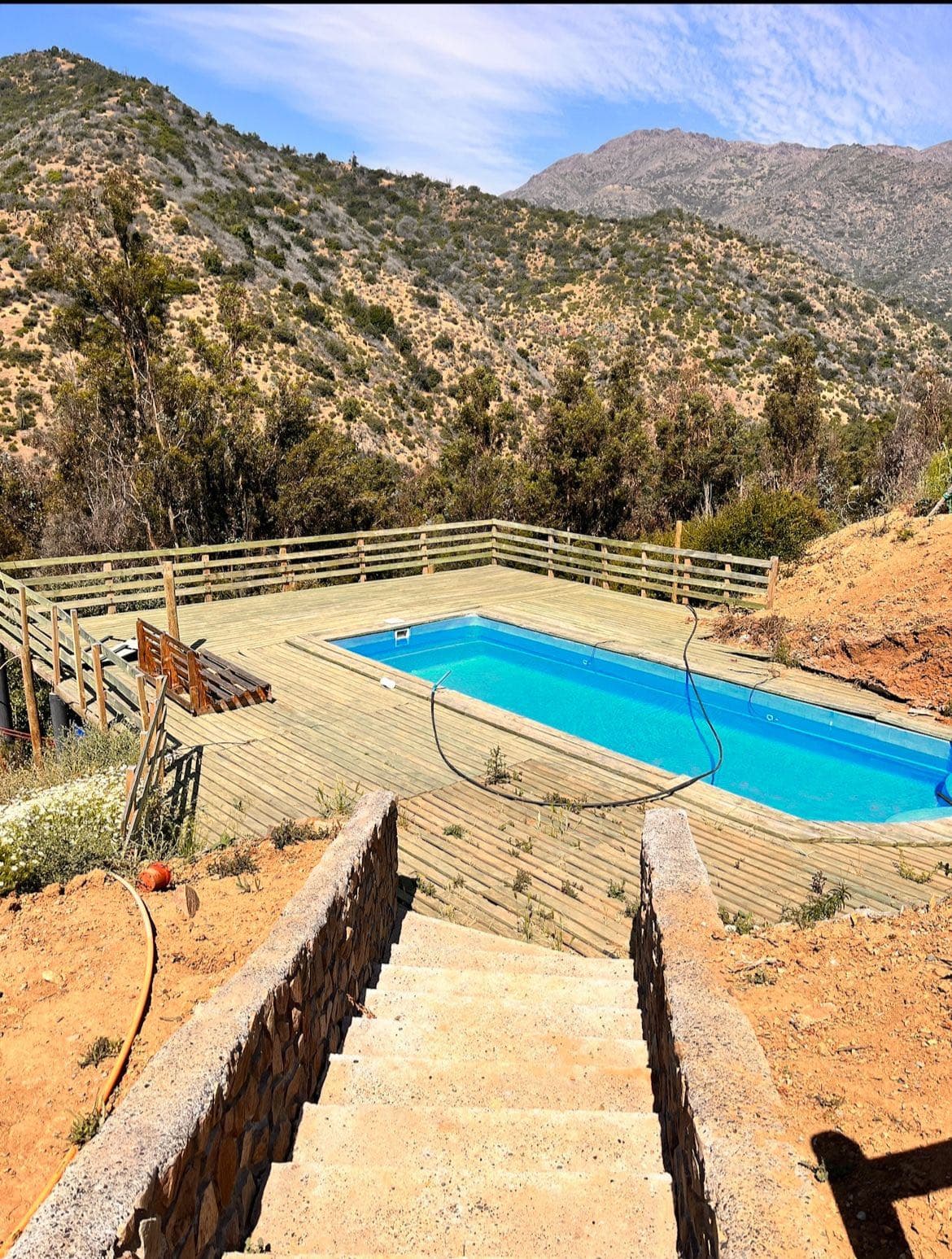 Parcela en La Leonera, piscina, agua y luz (70084)