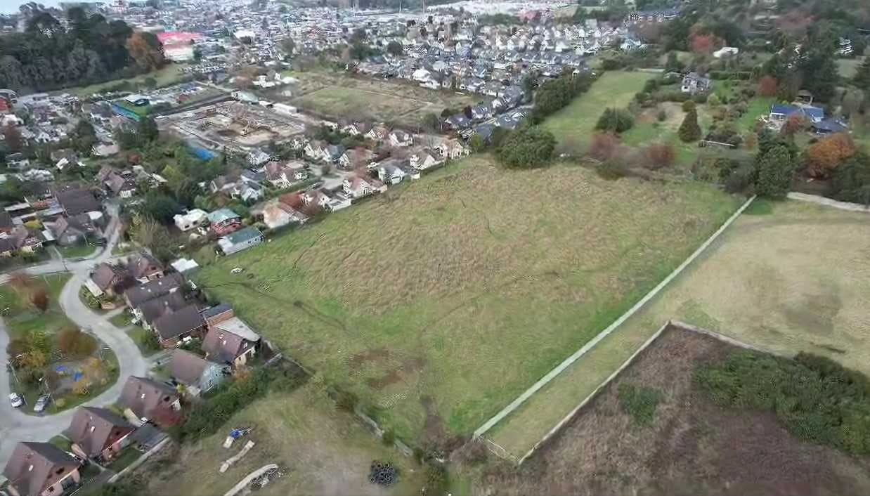 SITIO EN AVENIDA GRAMADO PUERTO VARAS (71860)