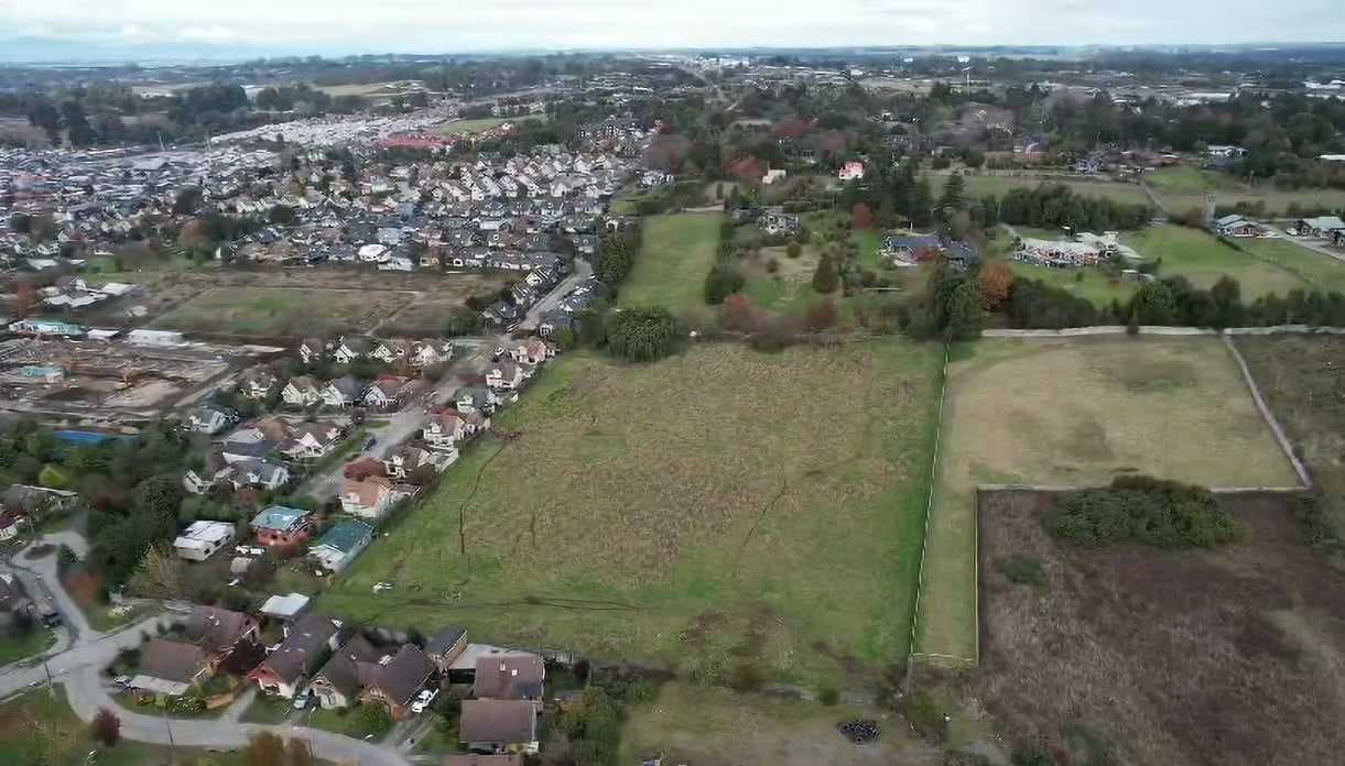 SITIO EN AVENIDA GRAMADO PUERTO VARAS (71860)