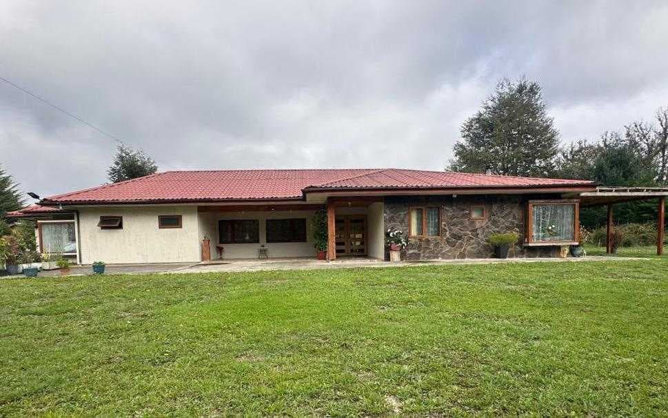 VENDO GRAN CASA EN PARCELA SECTOR MOMBERG (157402)