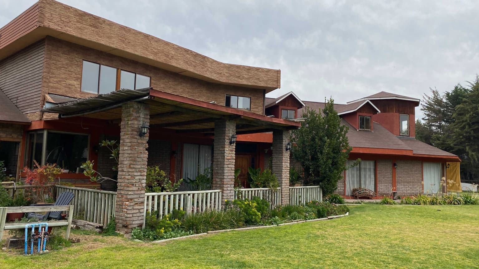 Parcela con 2 casas 400mt y 100Mt (74755)