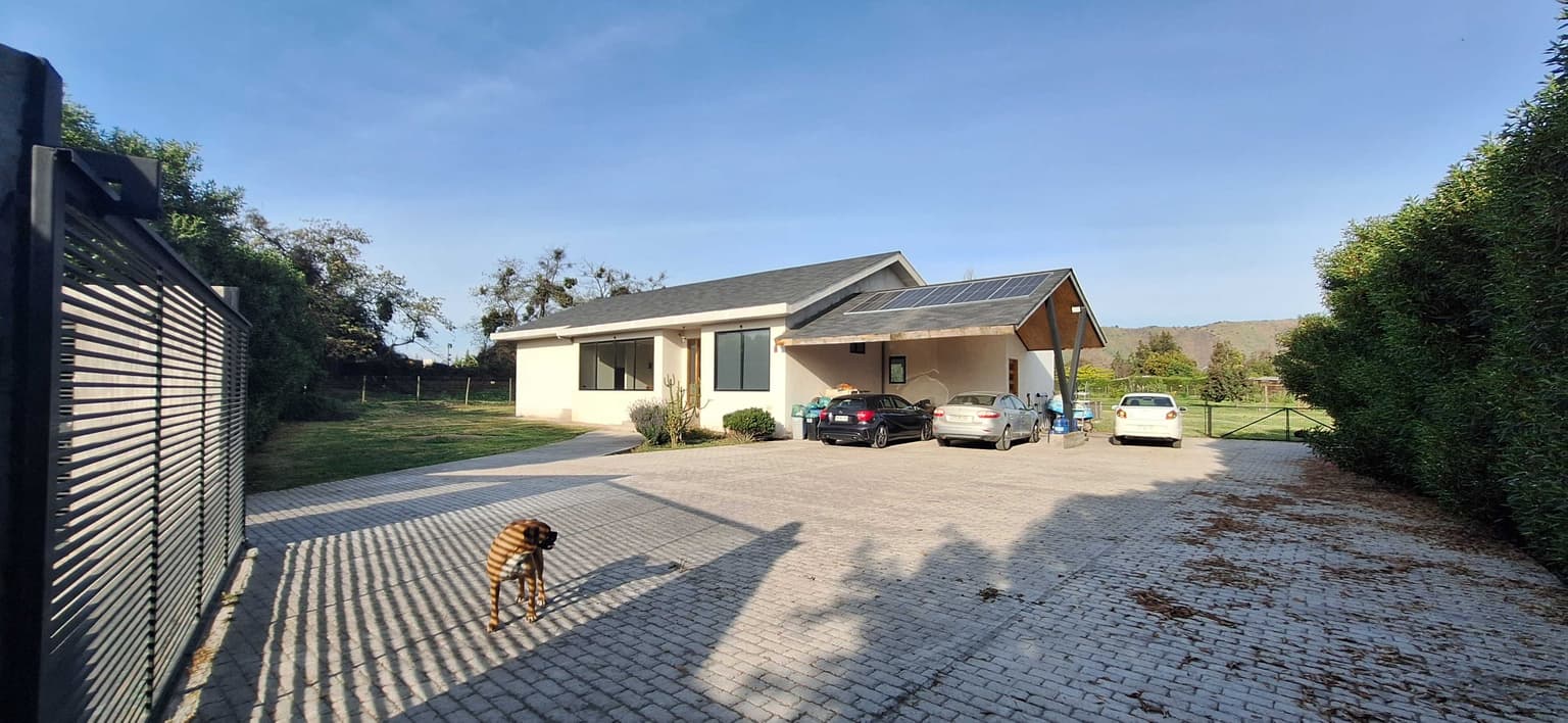 Parcela de 5.528 mts. 2, con Casa Familiar (126928)