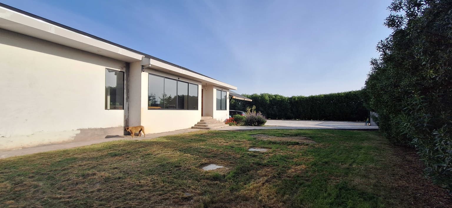 Parcela de 5.528 mts. 2, con Casa Familiar (179095)