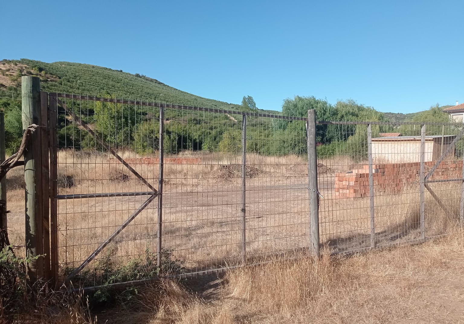 En Venta Amplio Terreno Camino Pencahue (63141)